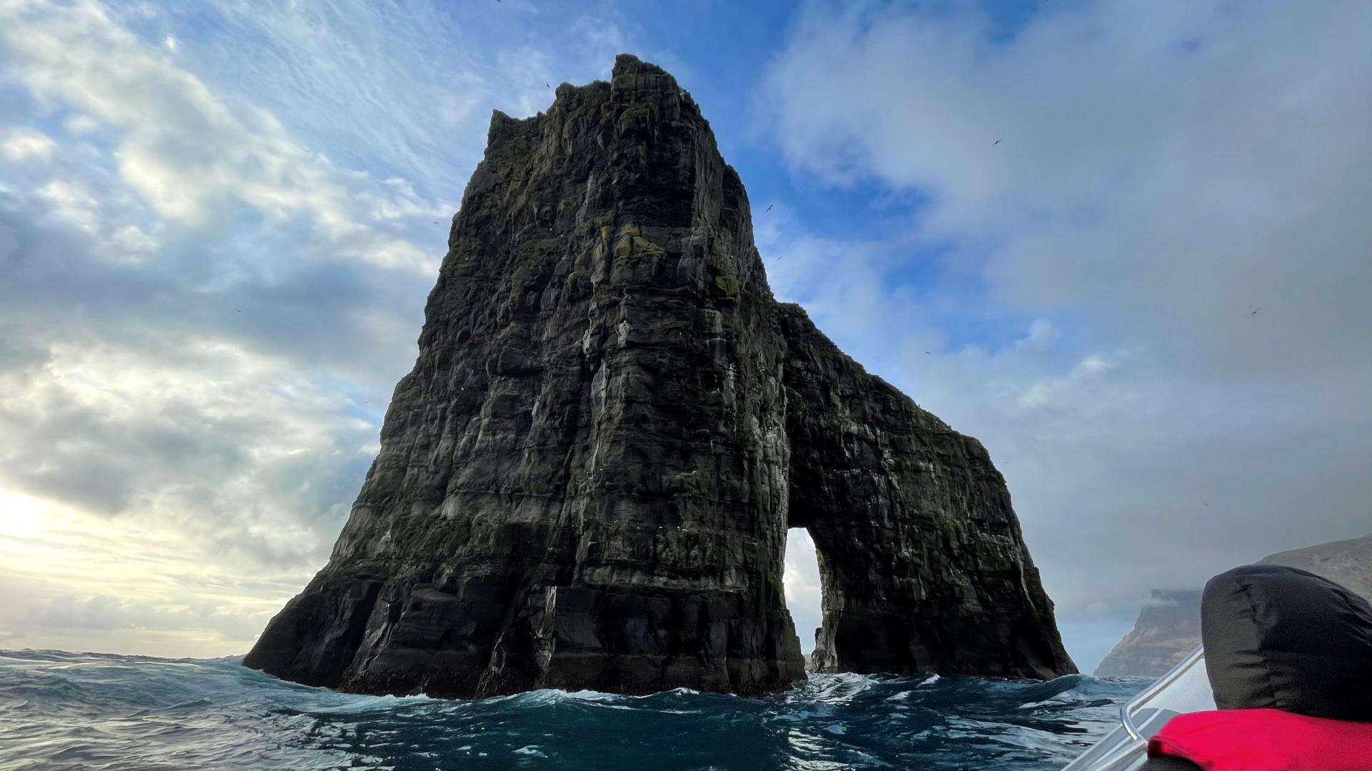 Bluegate Drangarnir Sea Arch Boat & Hiking Tour