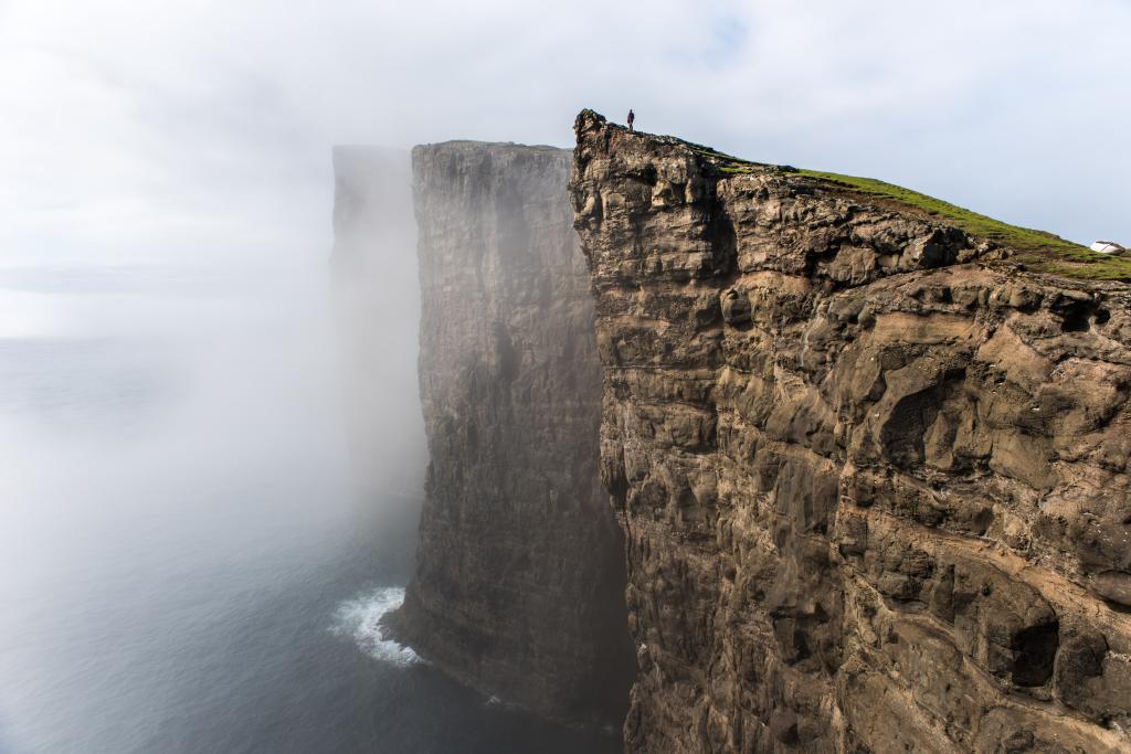 Trælanípa, Miðvágur