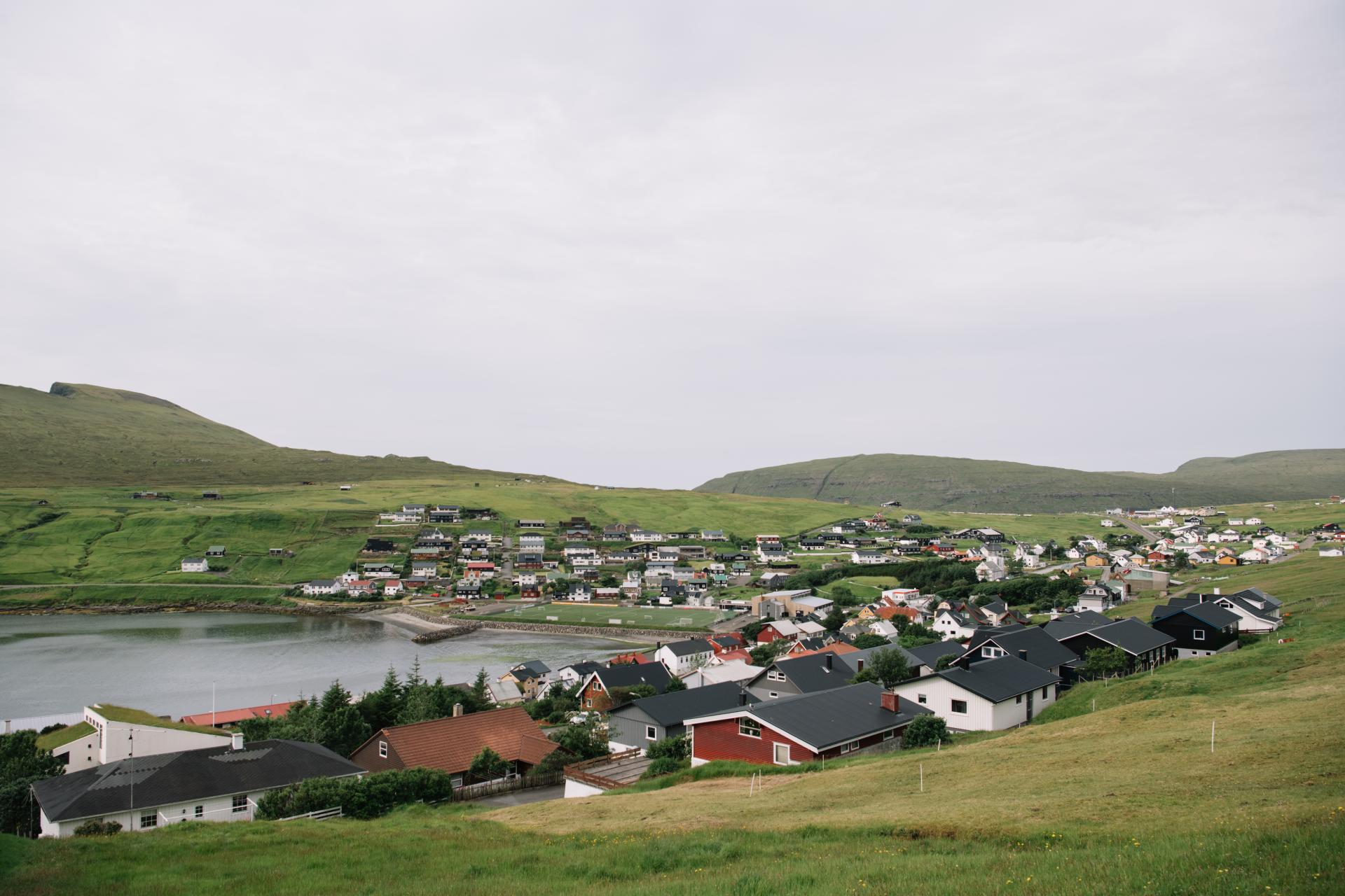 The village of Miðvágur