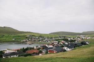 The village of Miðvágur