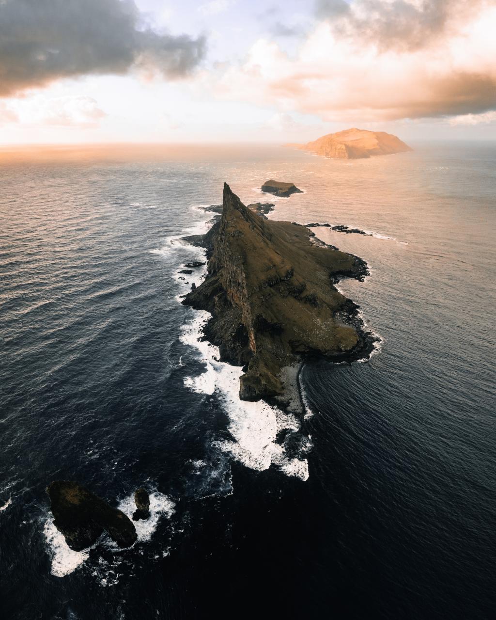 Tindhólmur from above