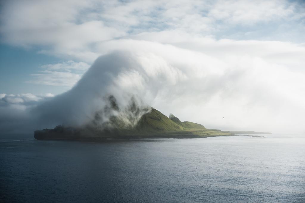 Fog on Tindhólmur, Vágar