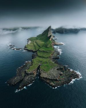 Tindhólmur from above